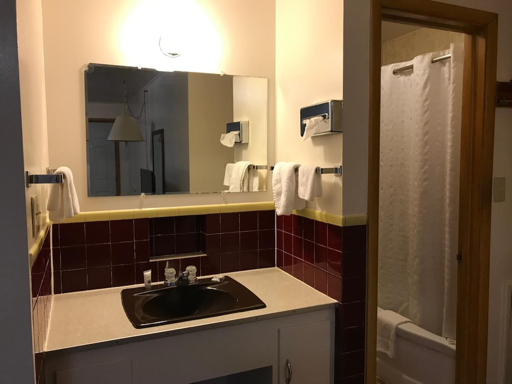 Motel Grand 50/56