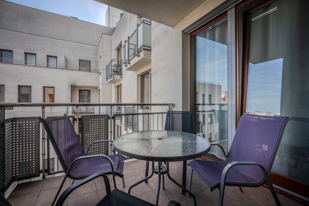 Central Passage Apartments 61/72