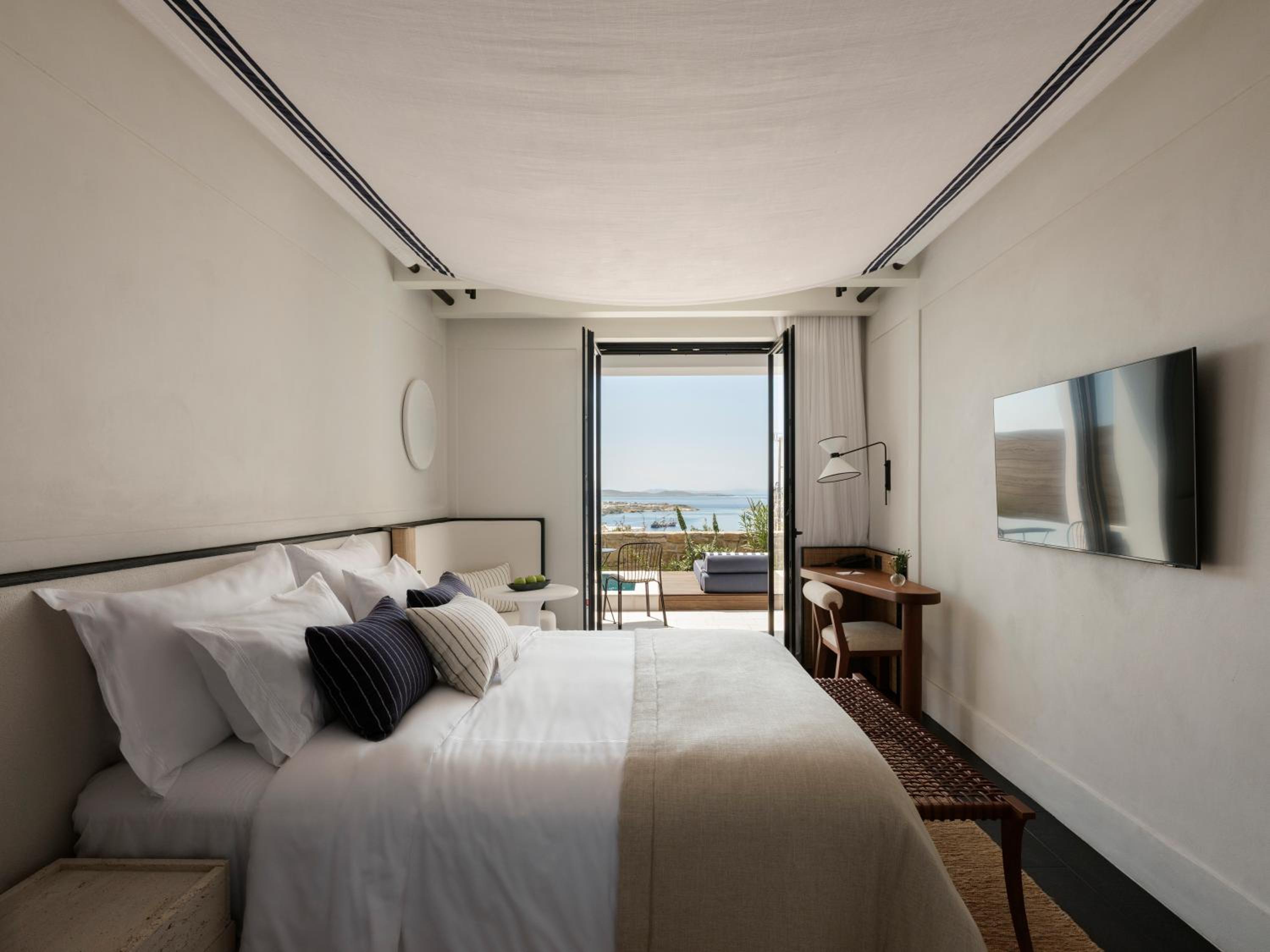 Nest, Retreat, Queen Bed, Sea View, Outdoor Jetted Tub
