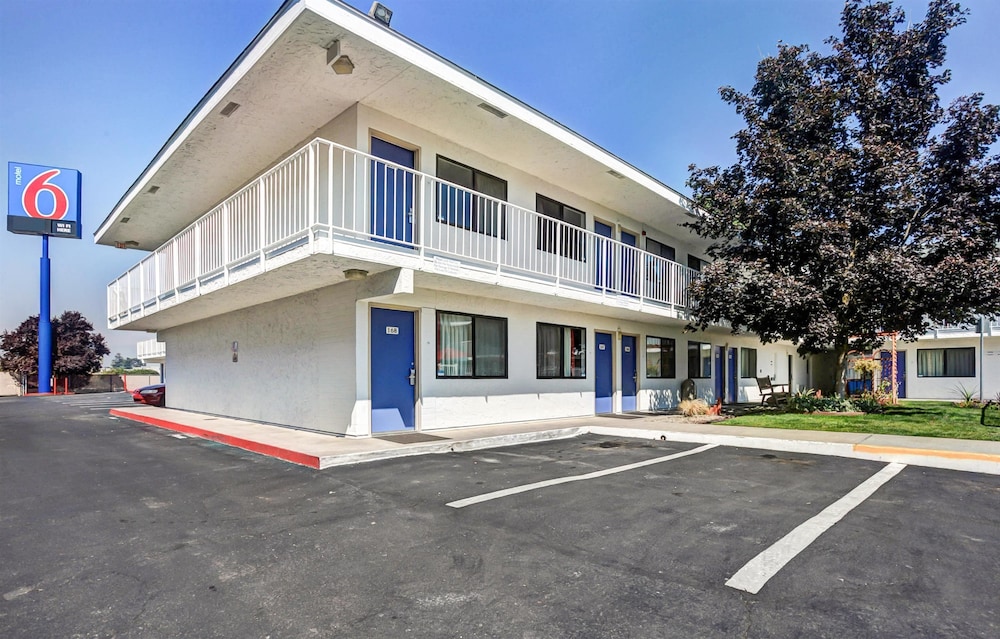 Motel6 Medford, OR 31/40