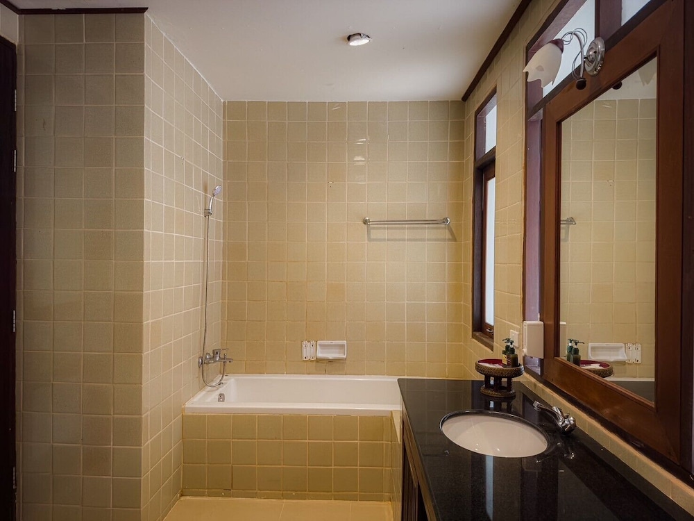 Deluxe, Twin Beds, Hill Side 3/4