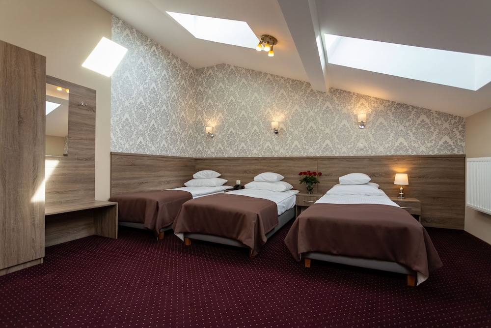 Hotel Maximum 24/50