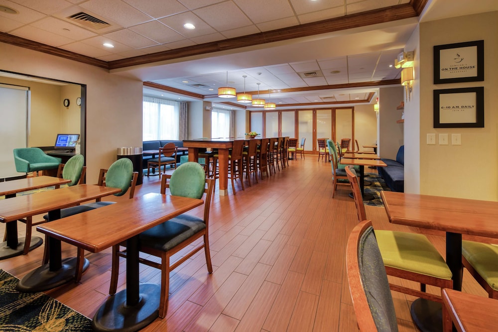 Hampton Inn Wilmington - University Area/Smith Creek Station 60/72