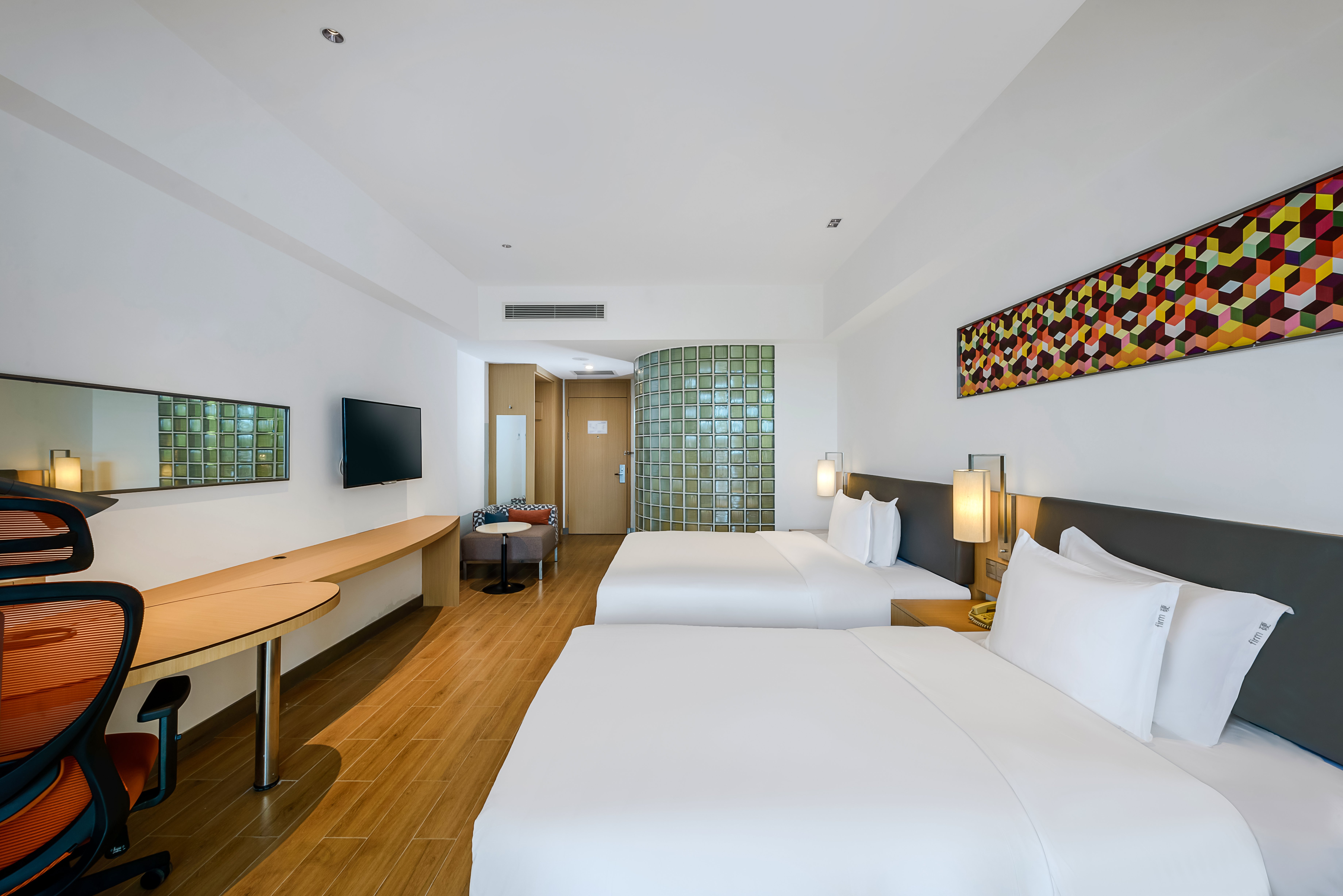 HOLIDAY INN EXPRESS HAIKOU WEST COAST 13/50