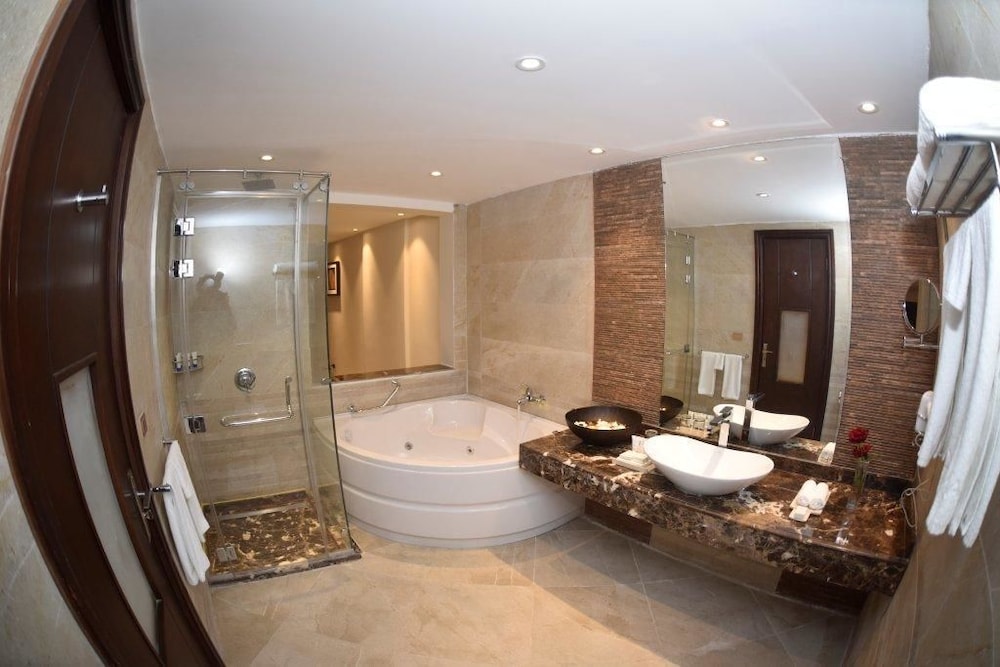 Grand Ocean Hotel And Resort 48/50