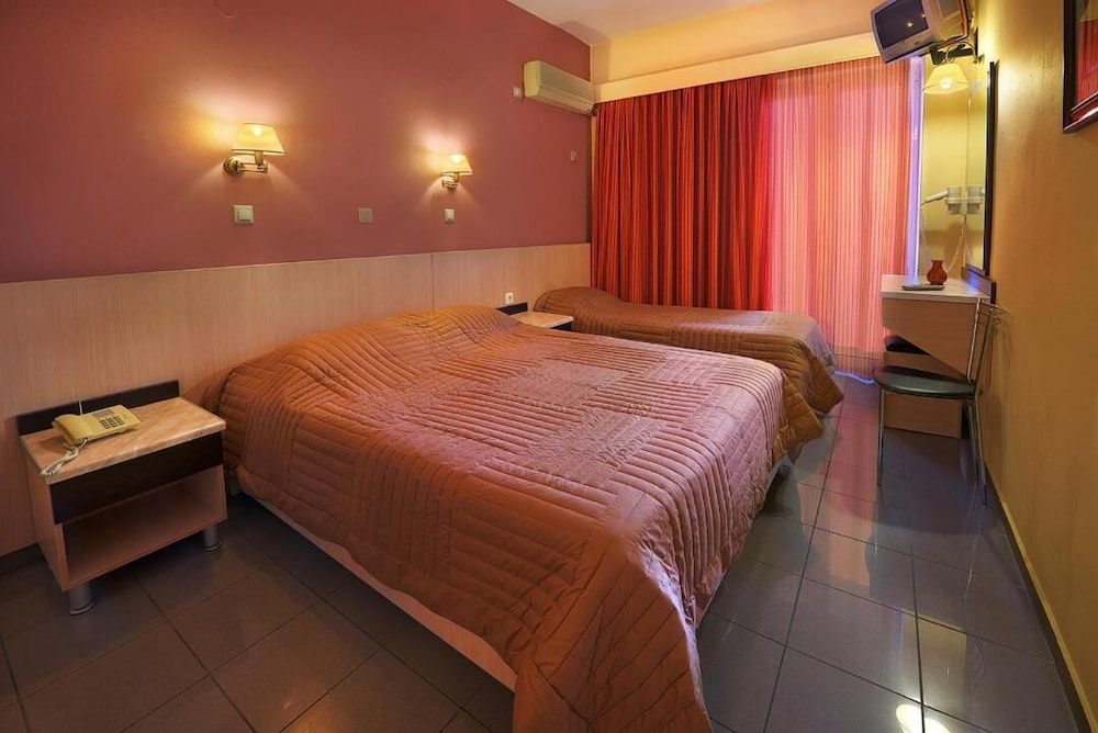 Dimitris Paritsa Hotel 26/44