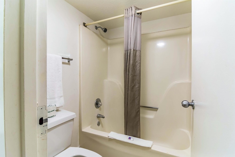 Motel6 Raleigh, NC Cary 51/54