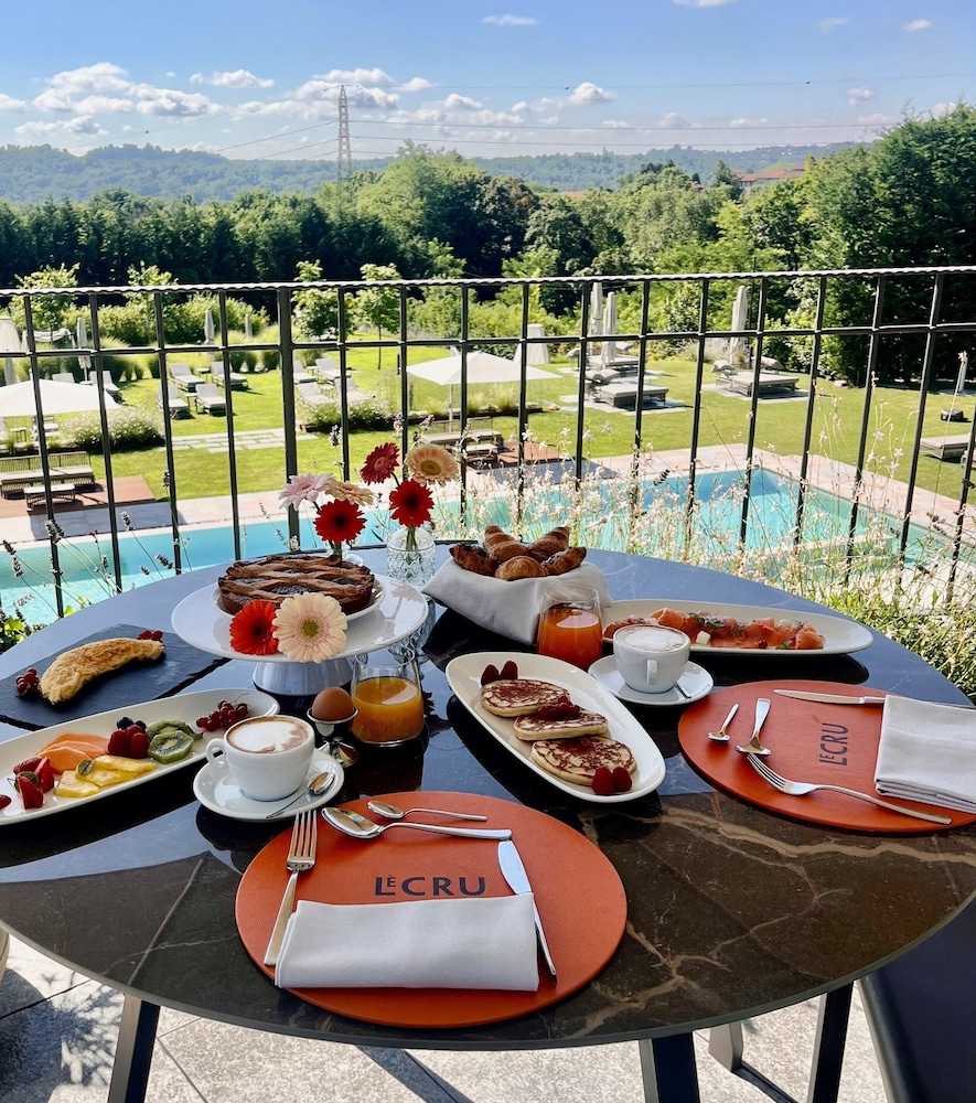 Hotel Castello Di Casiglio 62/79
