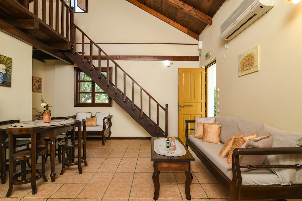 Villas Therianos 20/38