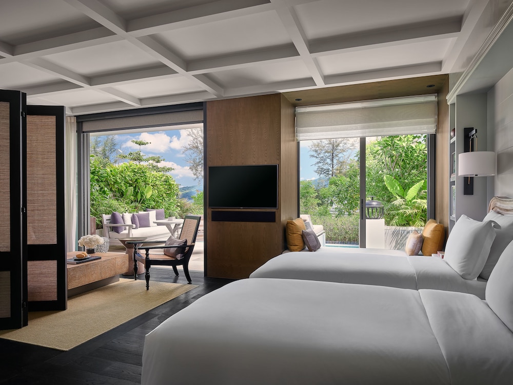 GARDEN POOL, PAVILION, TWIN BEDS