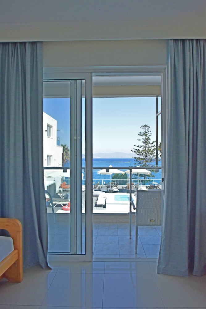 Bristol Sea View Apartments 44/69