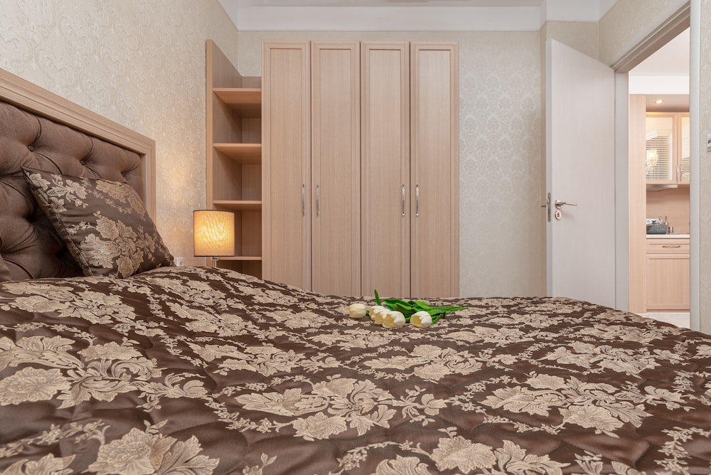 Harmony Suites 10 27/42