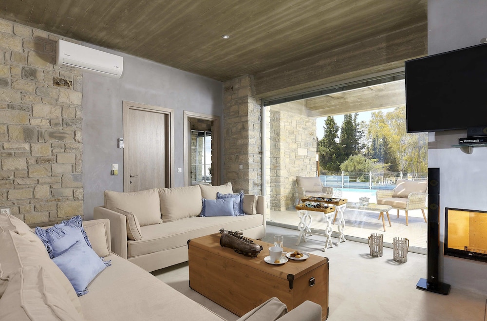 Kouros & Kori Villas 19/49