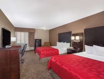 Ramada by Wyndham Fresno North 9/43