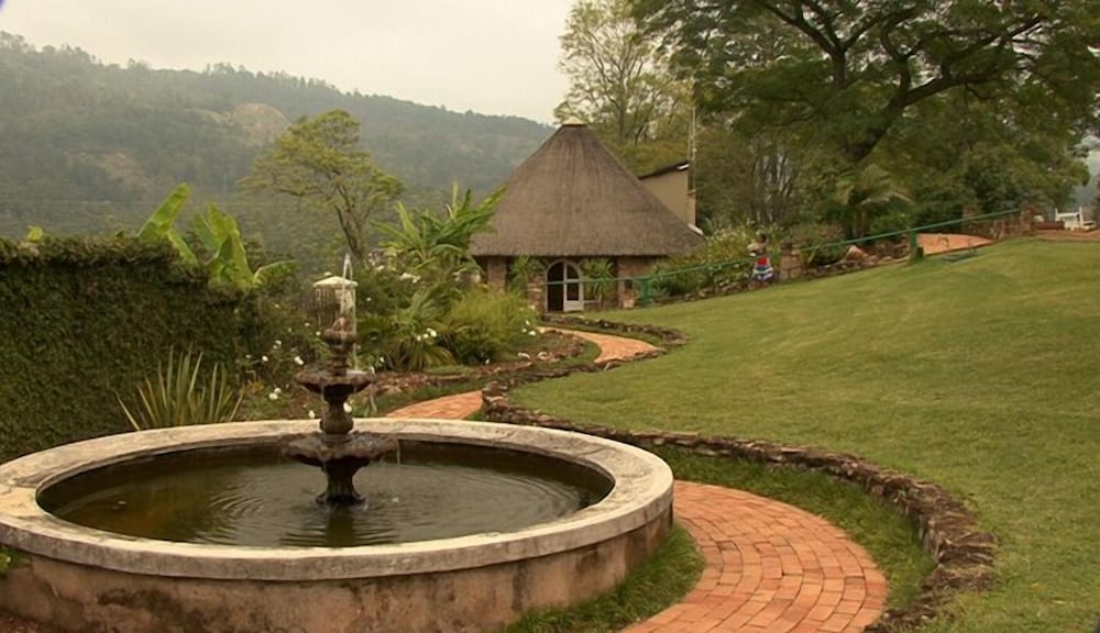 emafini country lodge