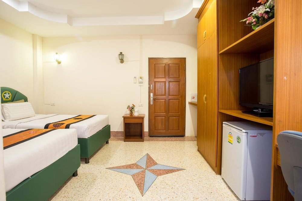 The Star Hotel 33/45