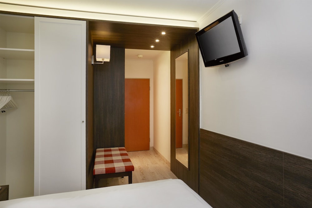 H Hotel Nuremberg Ex Ramada Landhotel 51/59