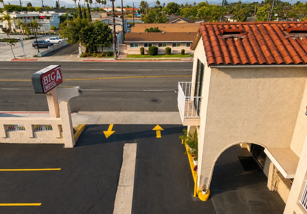 Big A Motel 41/49
