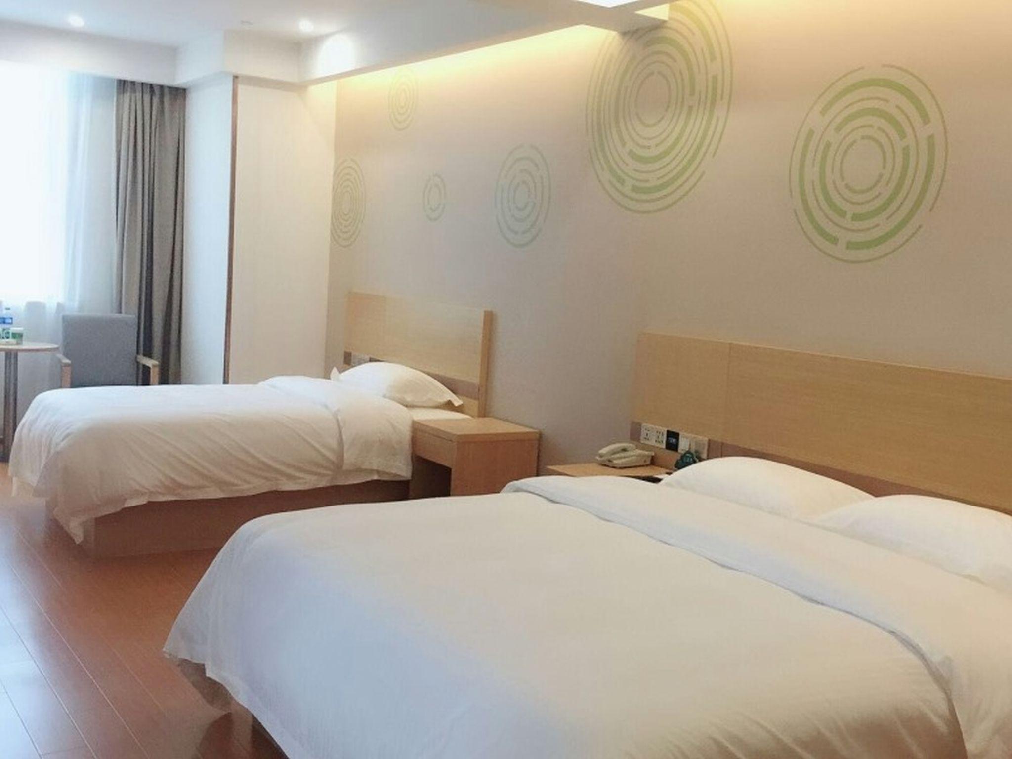 Feature, Twin Beds