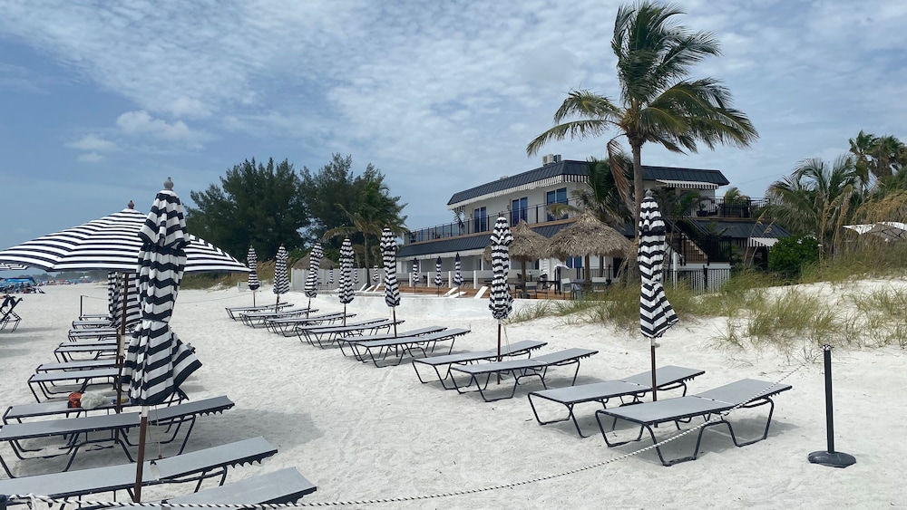 Tropic Isle Beach Resort 64/68