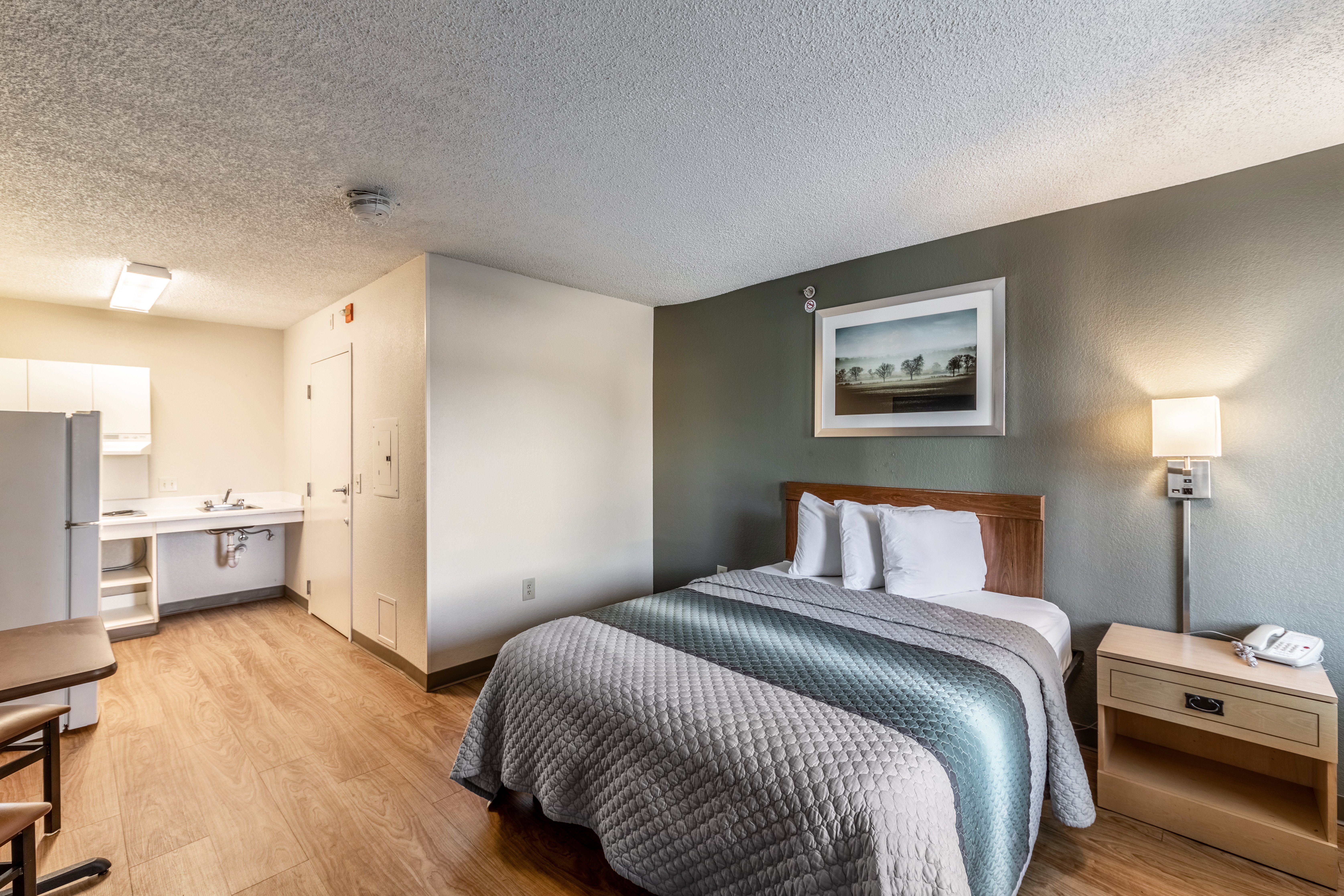STUDIO, QUEEN BED, ACCESSIBLE
