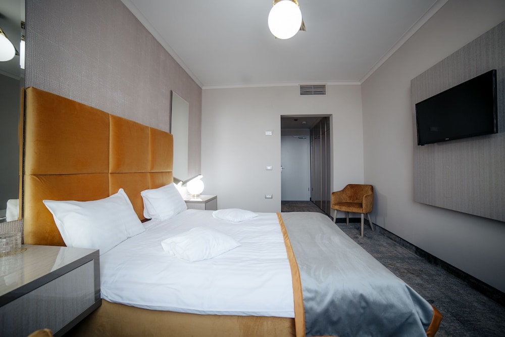 ROYAL CLASSIC HOTEL 8/44