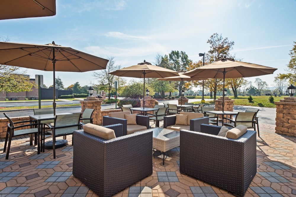 Holiday Inn Harrisburg East 33/61
