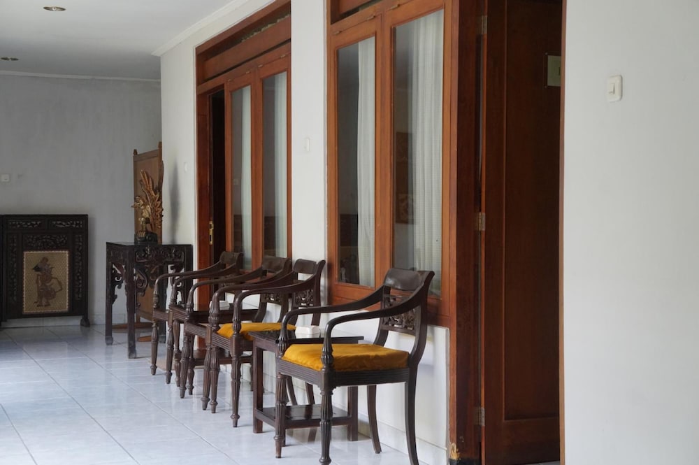Hotel Kirana 40/54