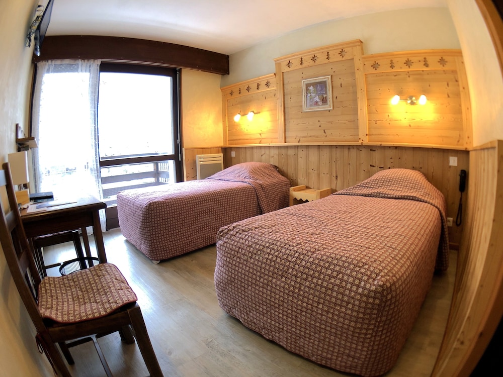 Hotel Le Soly Varnay 18/68