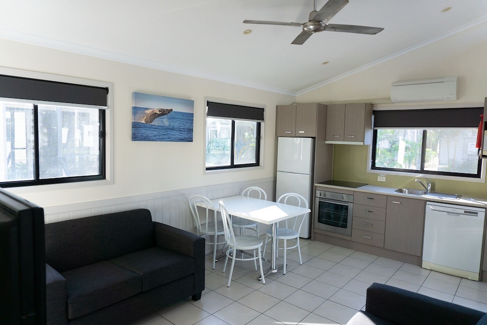 SHOAL BAY HOLIDAY PARK 53/70