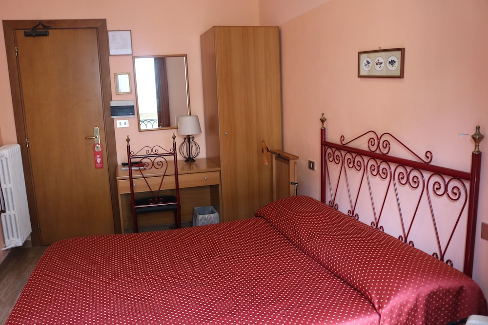 Hotel Italia 23/51