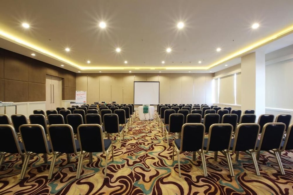 Pop Hotel Festival Citylink Bandung 33/42