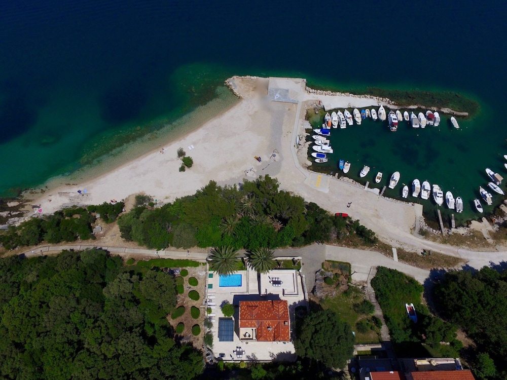Villa Franica 47/50