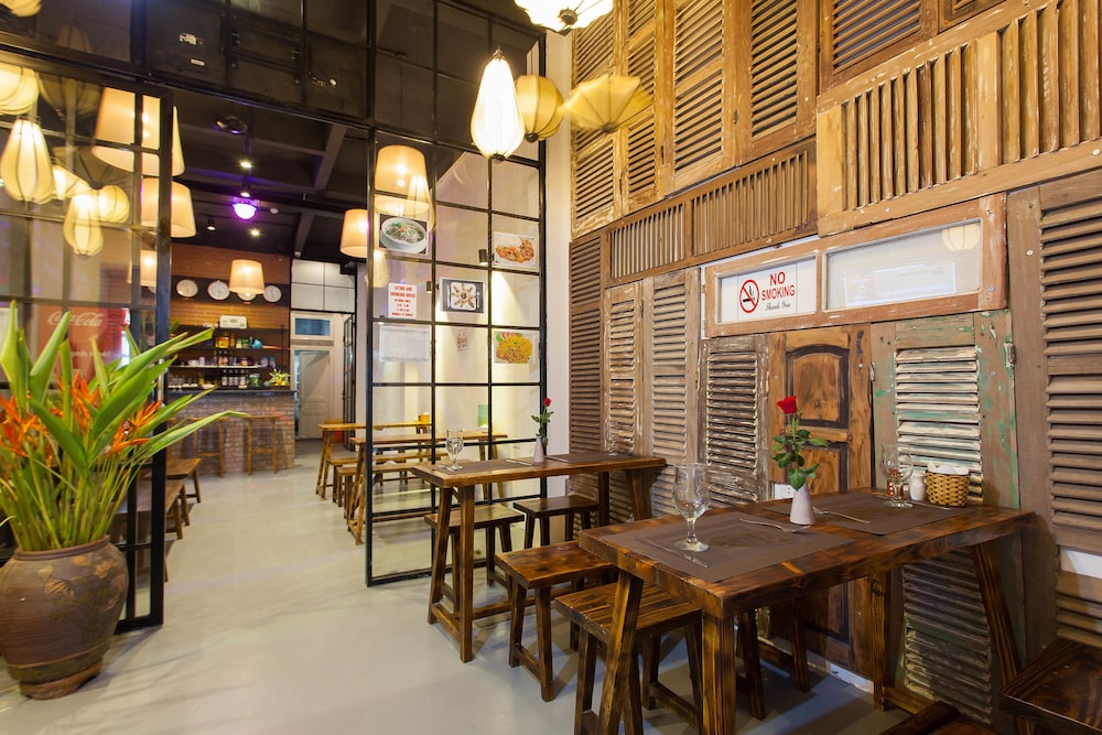 Luxury Backpackers 44/49