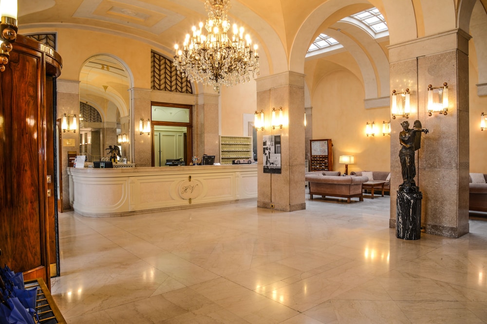 Vittoria Hotel 14/75