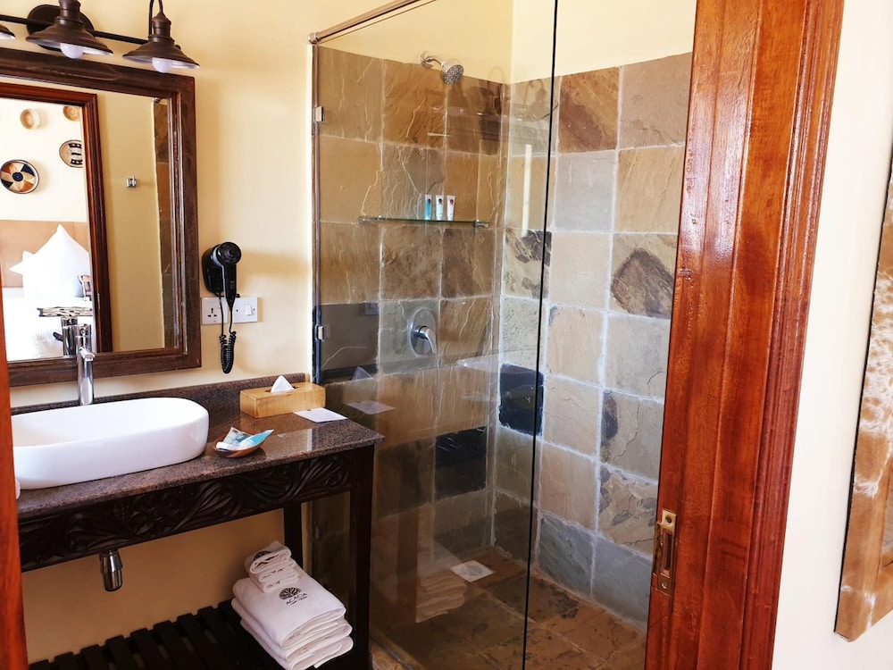 Acacia Tree Lodge 42/44