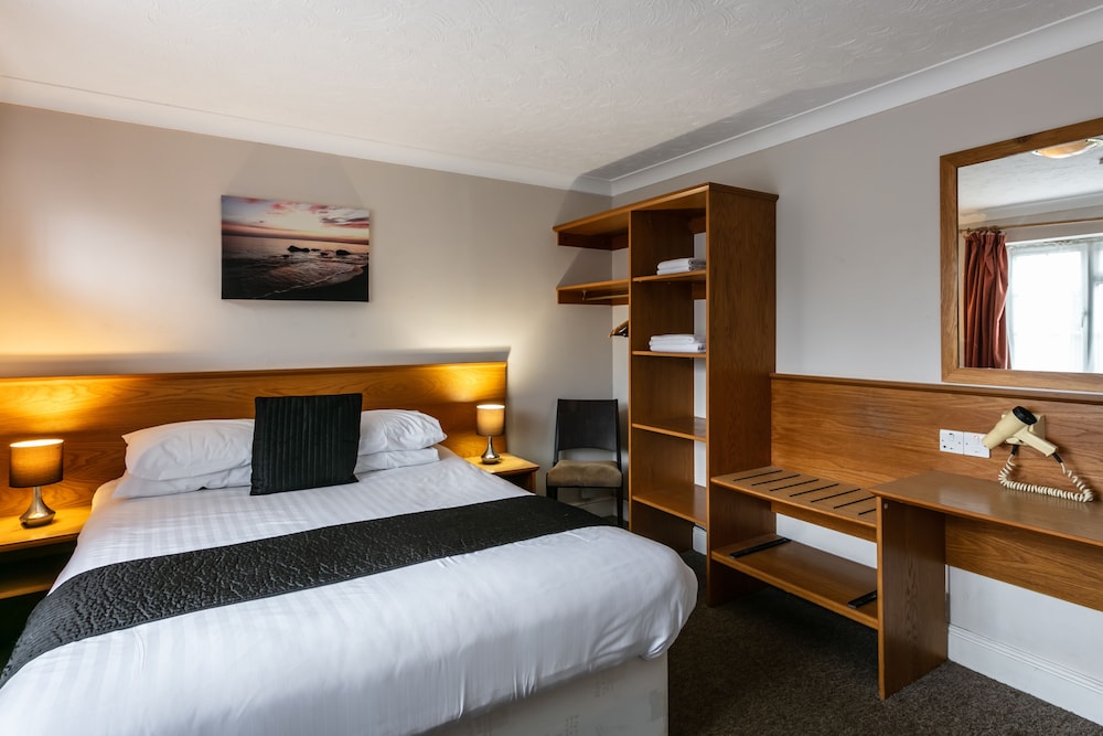 Roydon Marina Village Hotel 9/49
