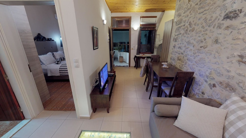 Porto Enetikos Suites 34/50