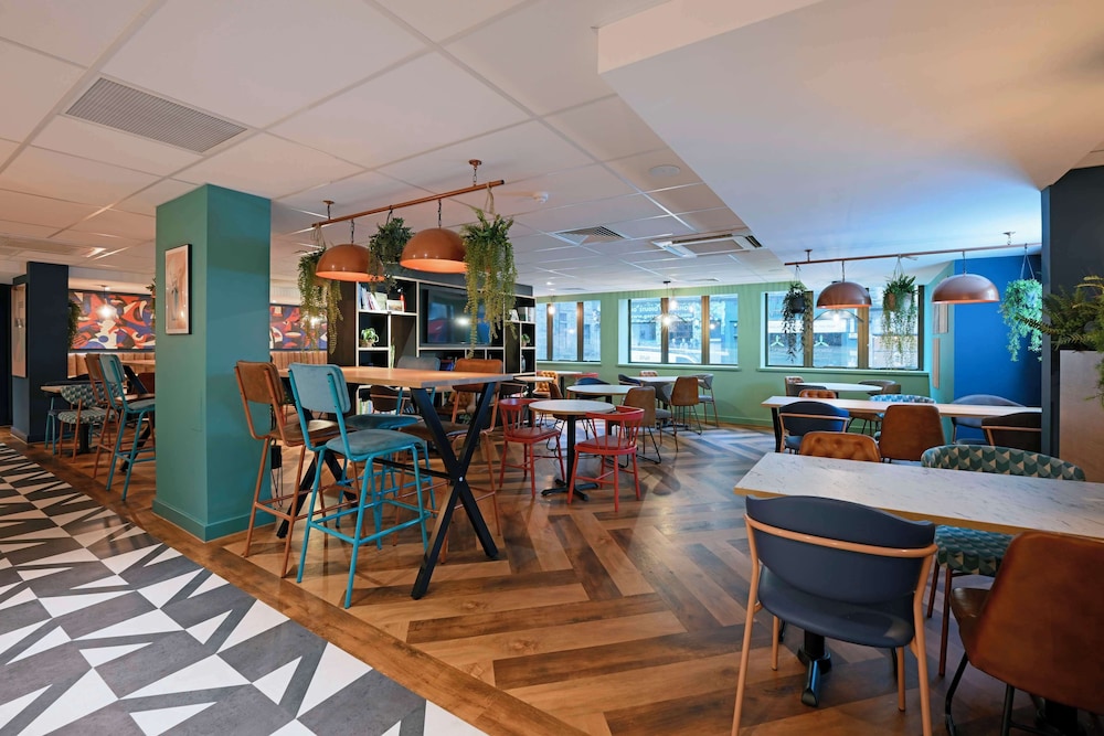 Travelodge Edinburgh Central 28/43