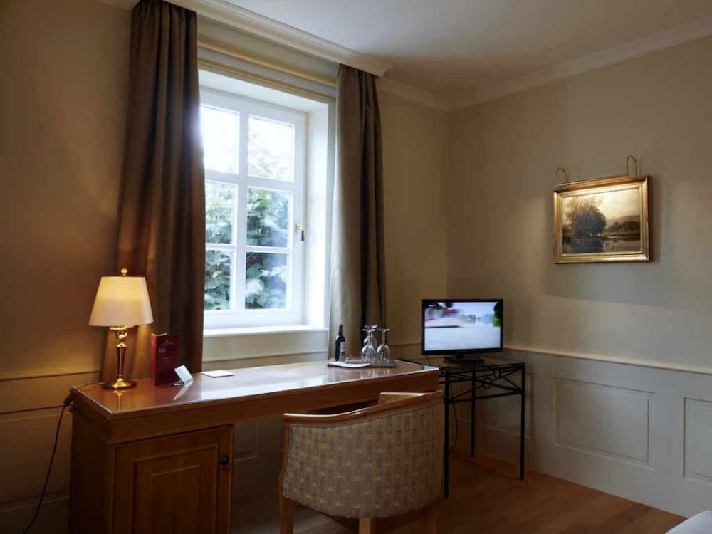 HOTEL SNORRENBURG 2/24