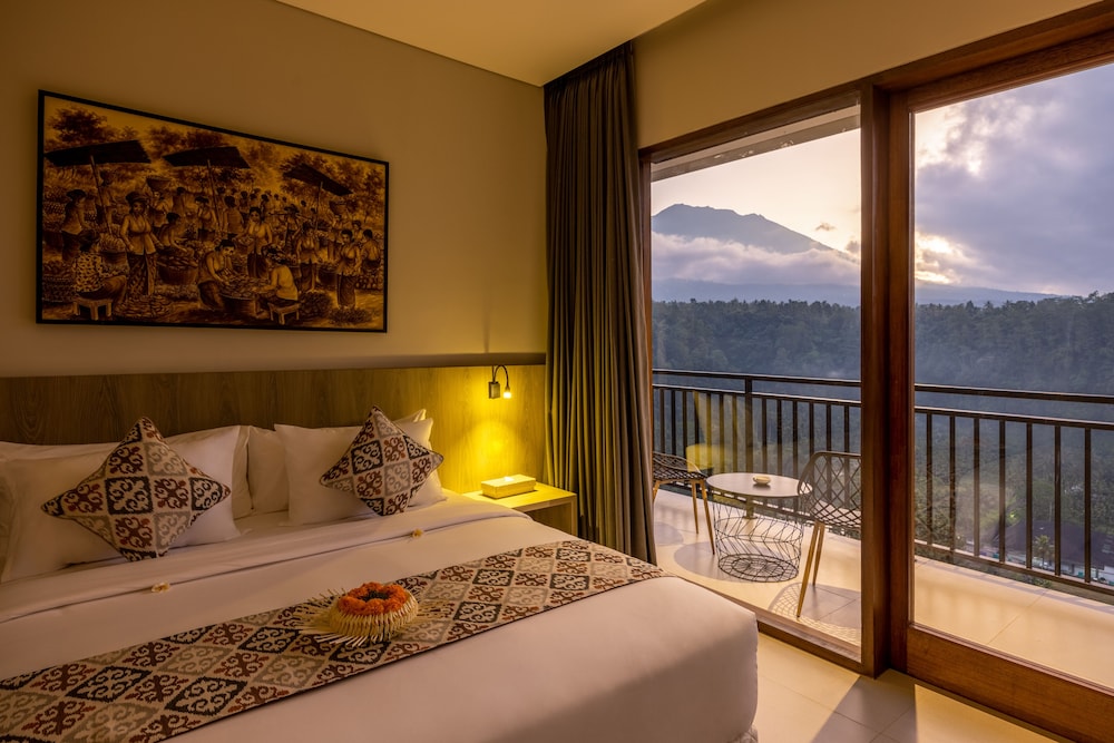 DELUXE, MOUNTAIN VIEW