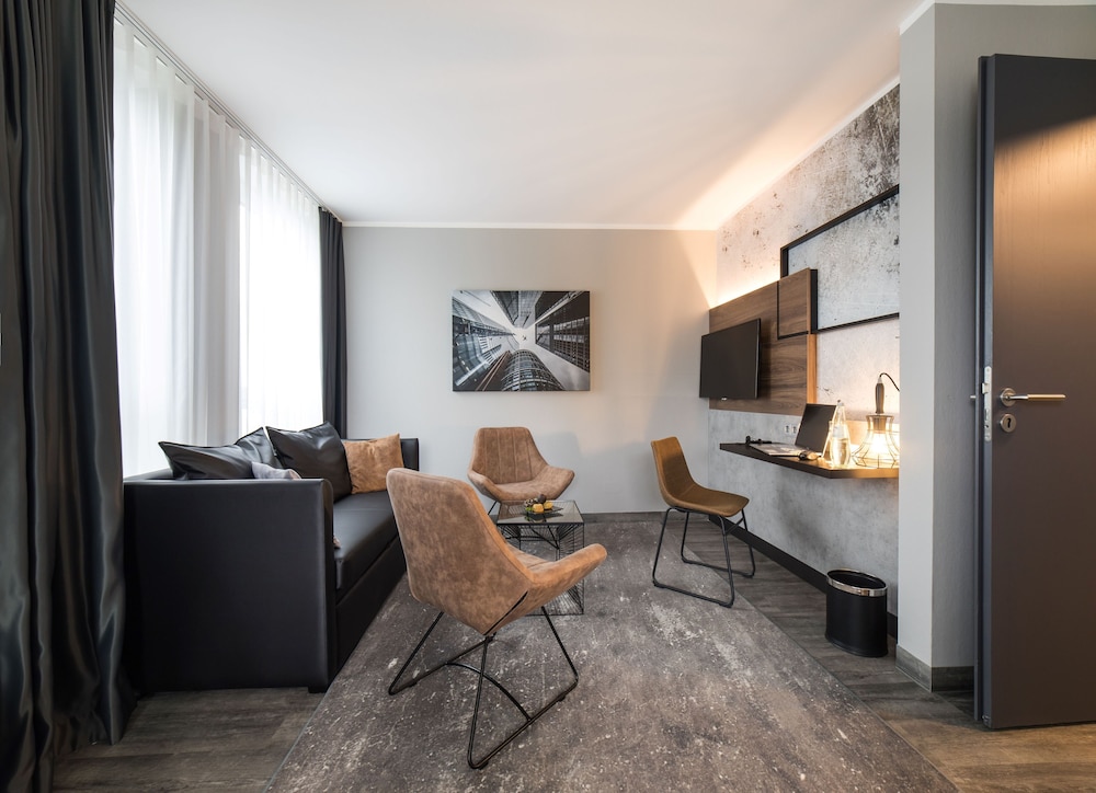 Scotty + Paul Hotel Deggendorf 34/50