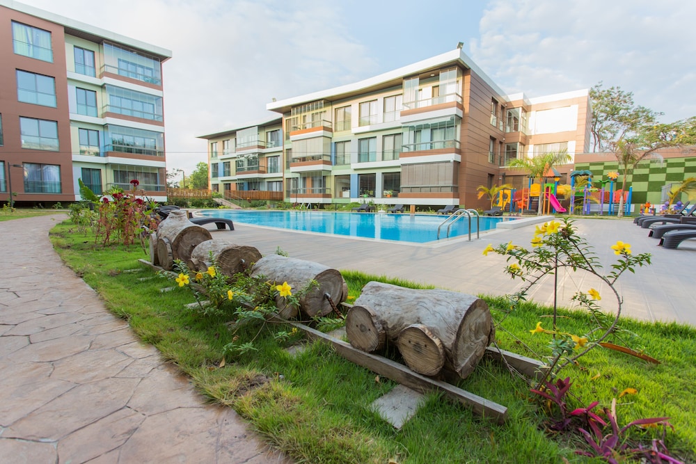 Accra Luxury Apartments Cantonments (Ex A-Lux Apartments) 4/80