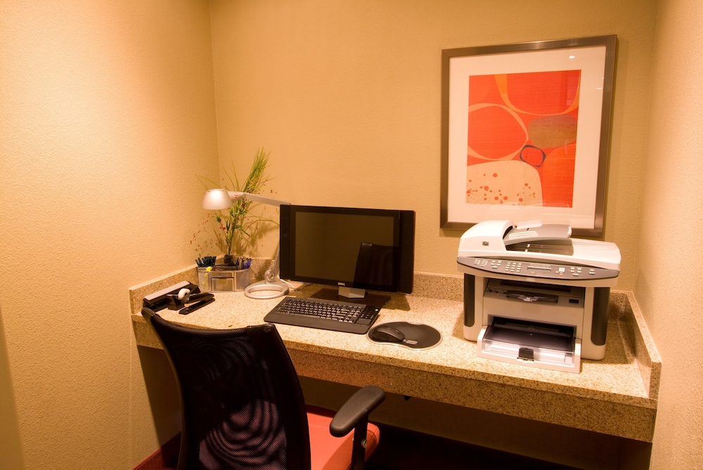 TownePlace Suites by Marriott Fayetteville North/Springdale 24/25