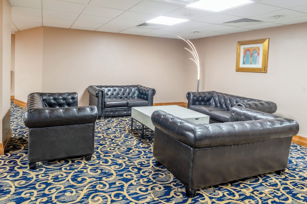 Airport Inn Manchester Hotel and Spa 49/71