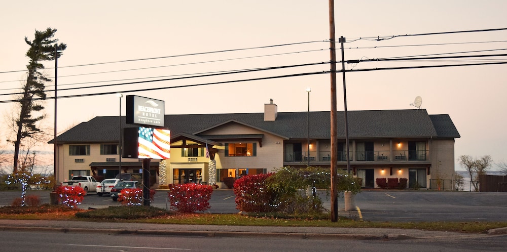 Beachfront Hotel 1/50