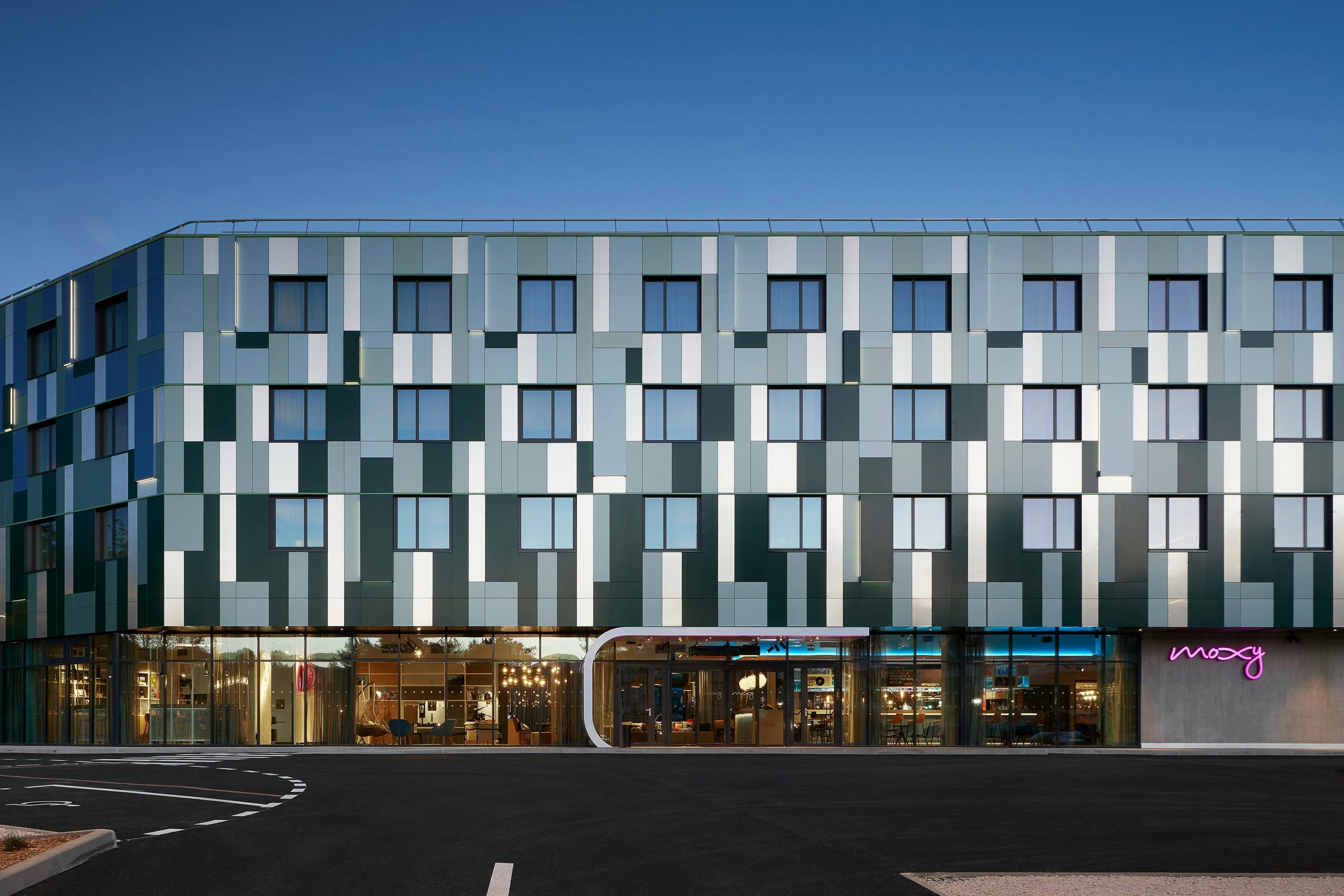 Moxy Sophia Antipolis 1/20