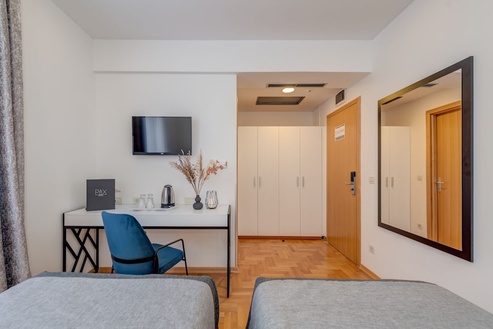 Hotel Pax 35/98