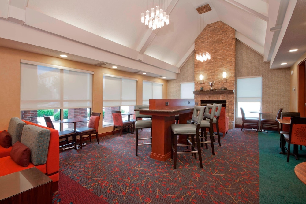 Residence Inn Davenport 17/23