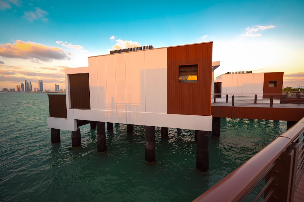 Bab Al Nojoum Hudayriyat Villas 52/62